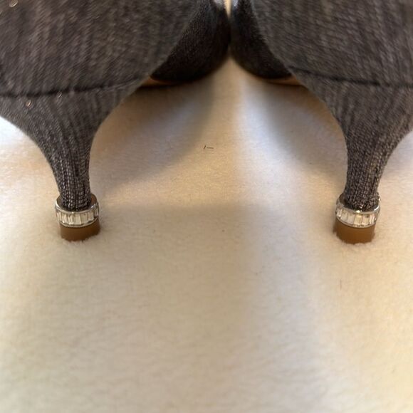 Beautiful Badgley Mischka Kitten Heel Pumps - Picture 3 of 9